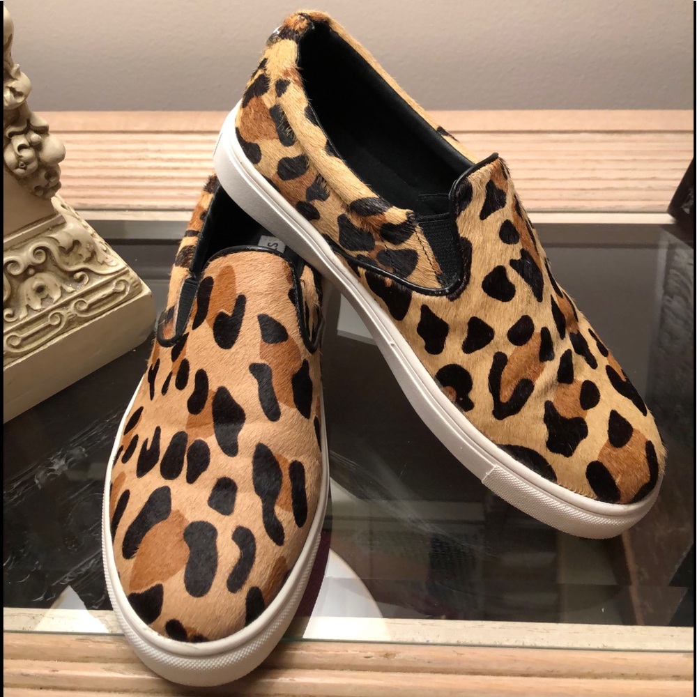 Steve Madden cow hair slip ons, gently loved, great shape! Love Leopard